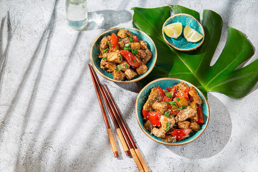 Hawaiianisches Ananashuhn mit Paprika