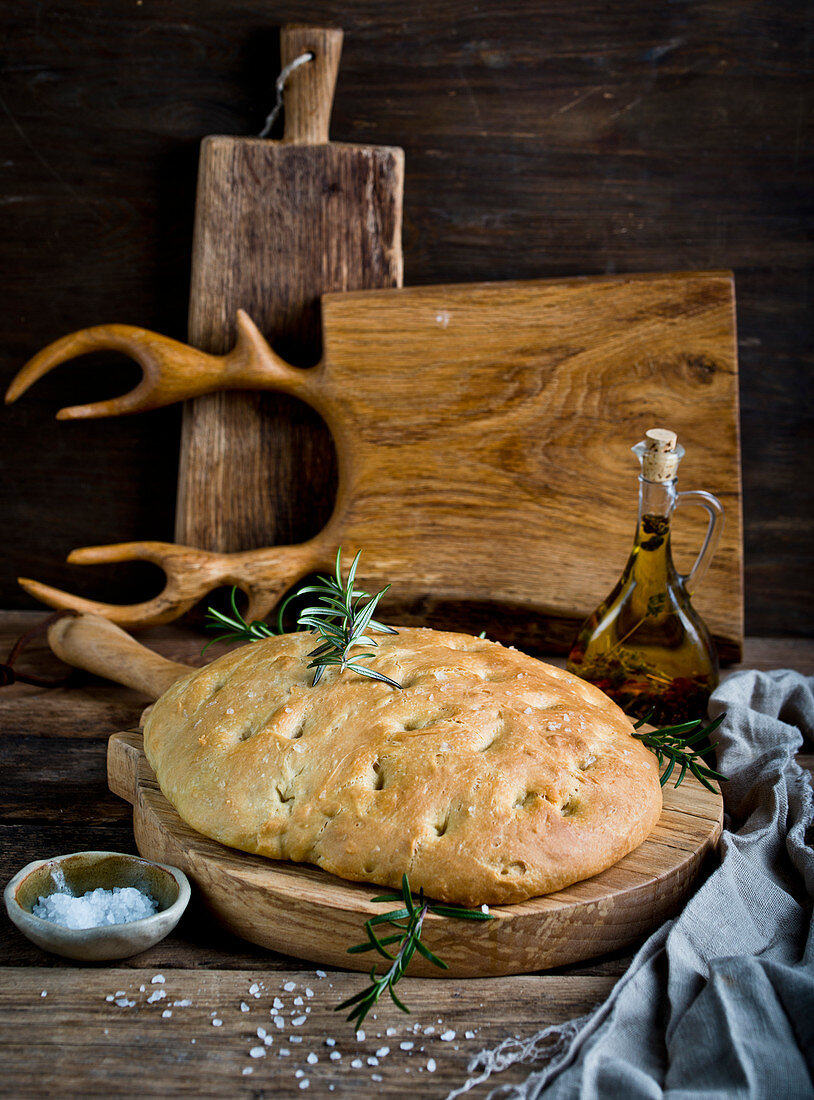 Focaccia mit Rosmarin und Meersalz