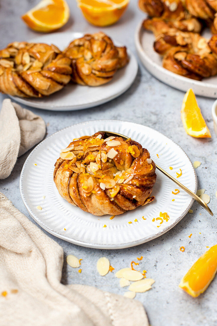 Mandelgebäck mit Kardamom und Orangen