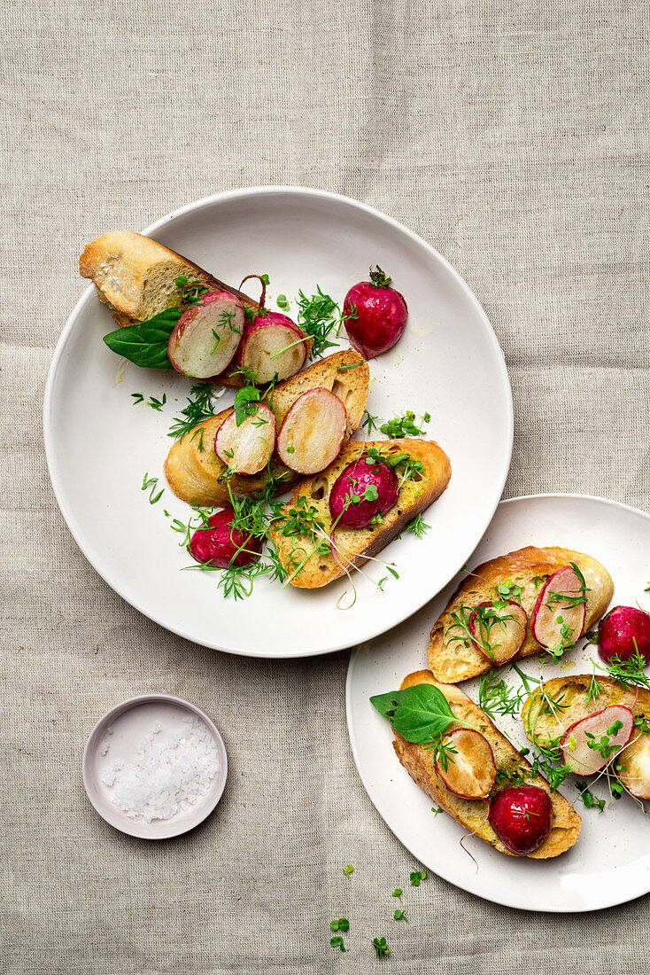 Toasted bread with fried radishes