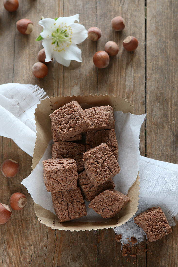 Gluten-free biscuit bites with cocoa and hazelnuts