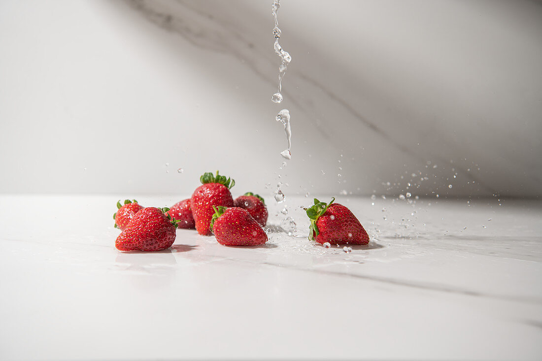 Erdbeeren mit Wassertropfen