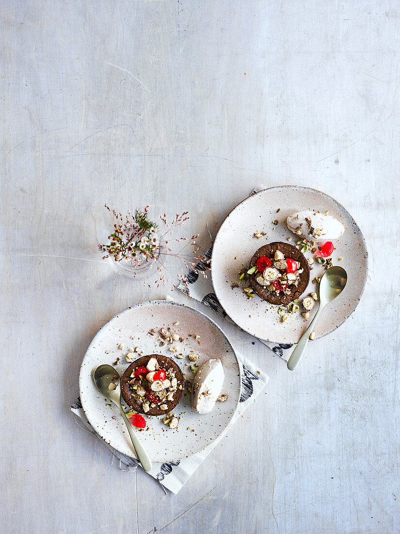 Dark chocolate pudding with malted cream