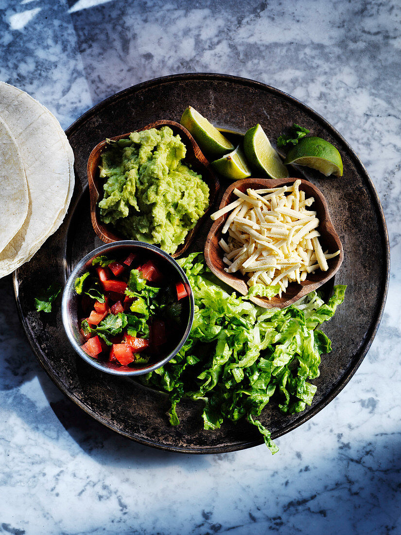 Mexican dishes to make up fajitas