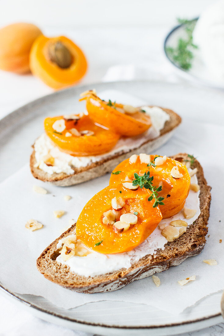 Country bread with quark and apricots