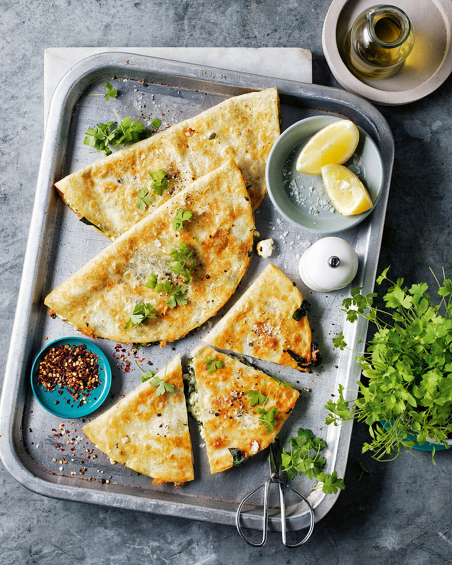 Gözleme (gefüllte Fladenbrote aus Yufkateig, Türkei)