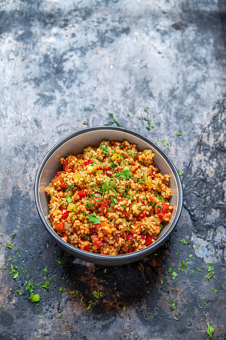 Buckwheat salad with red pepper and tomatoes