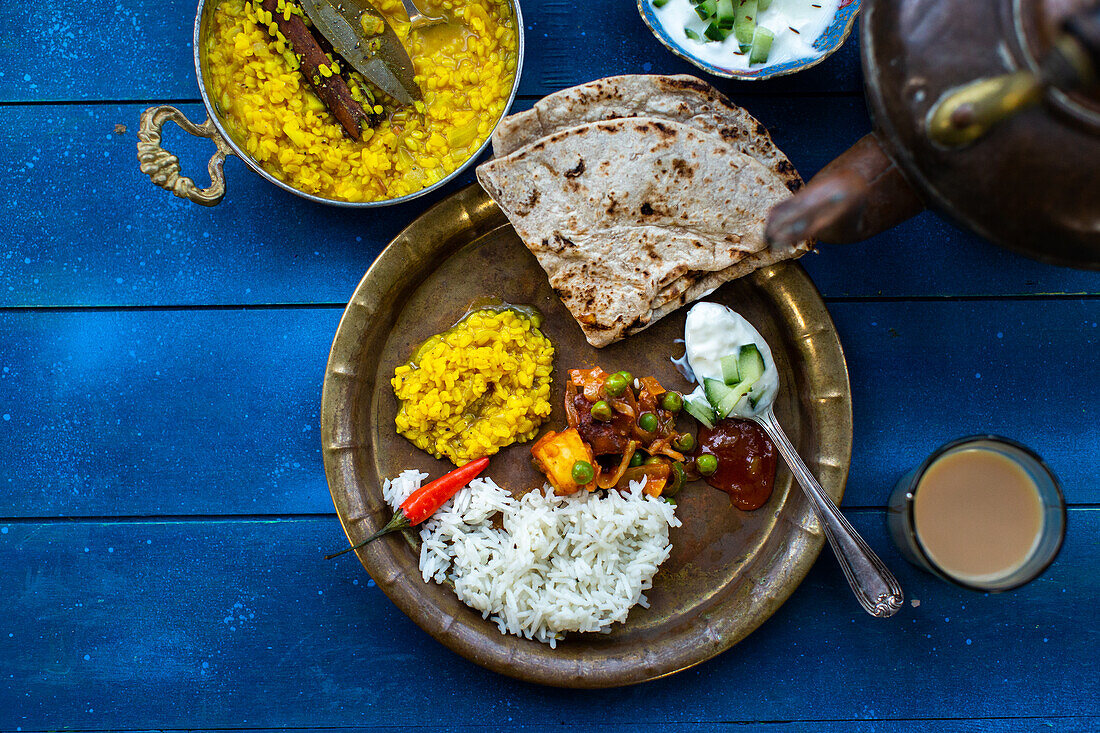 Dahl with rice, chapati and chutney (India)