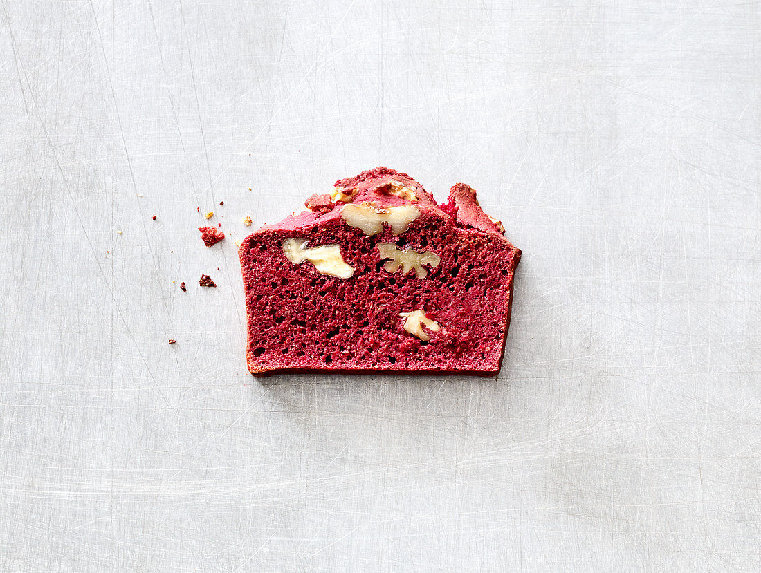 Beetroot bread with walnuts
