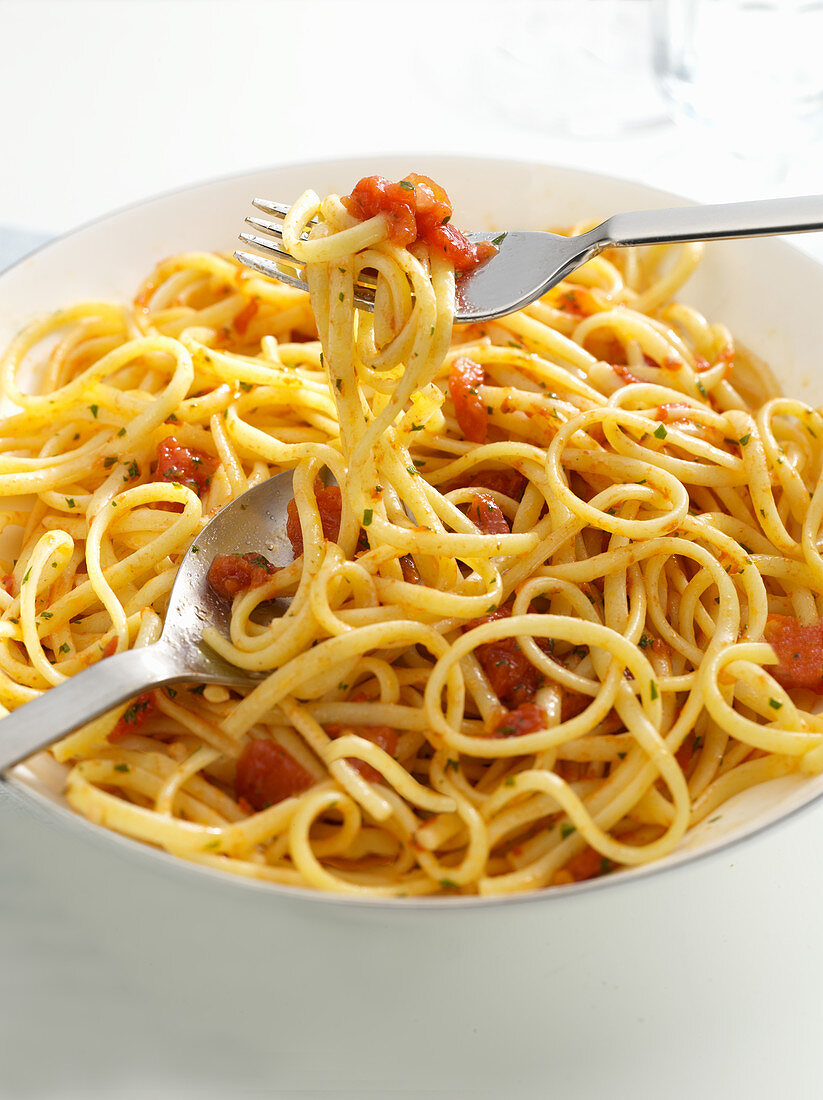 Linguine mit Tomatensauce