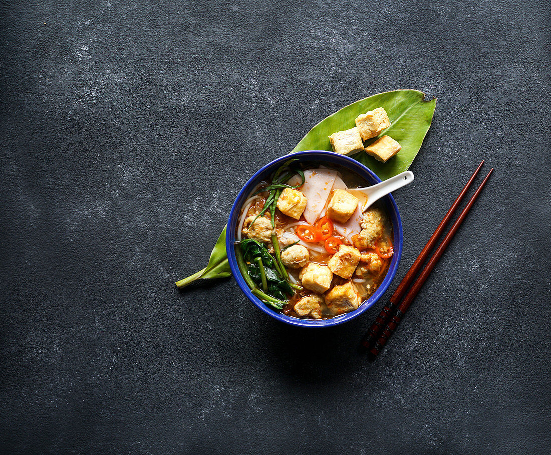 Canh bun - Vietnamese noodle soup with water spinach, fried tofu and fish balls