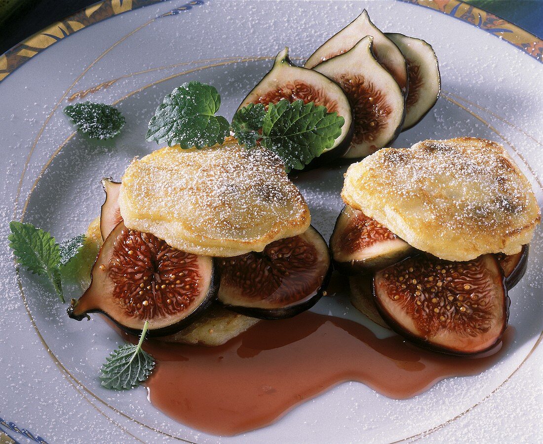 Sweet pancakes with figs