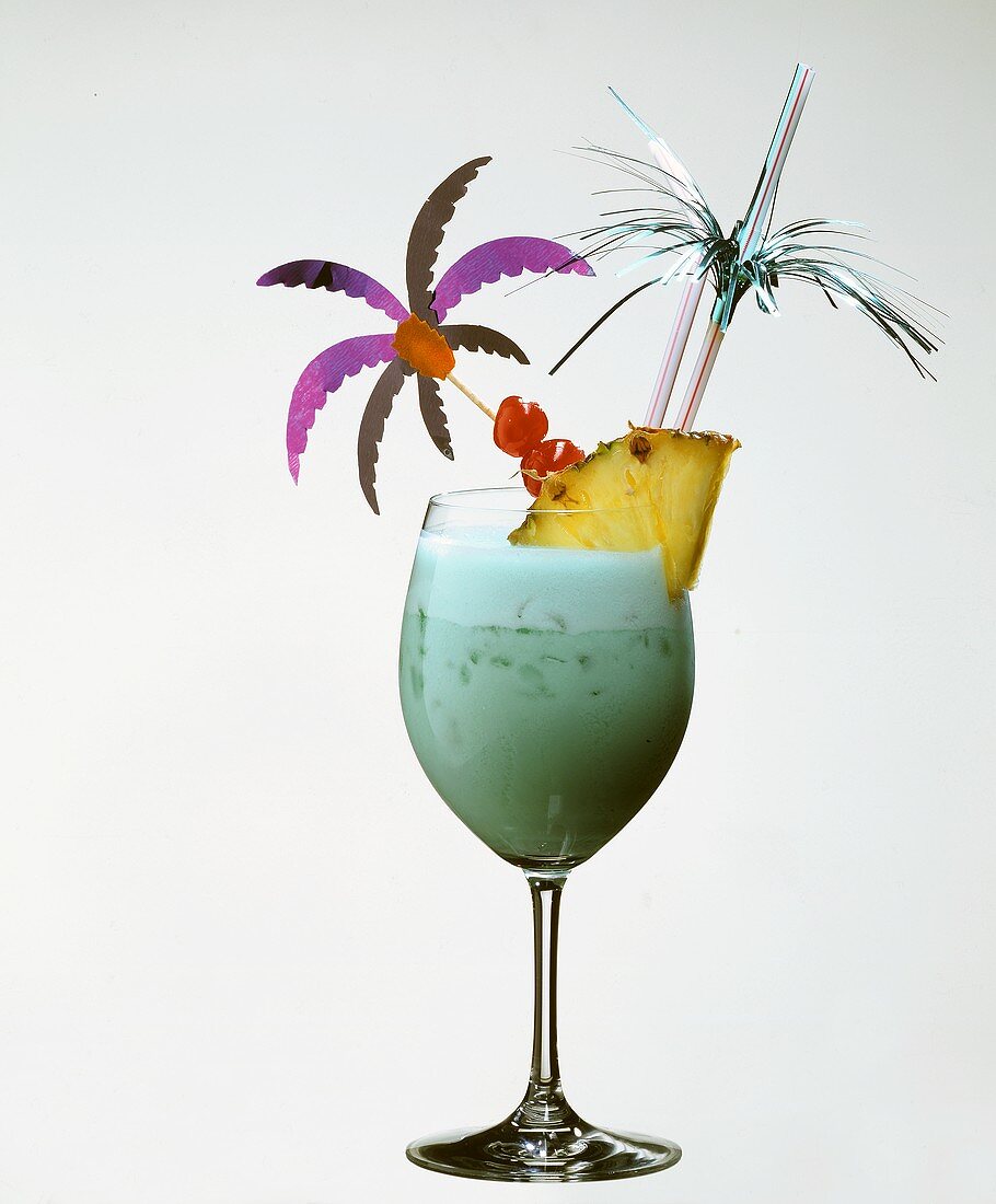 Lenora - blauer Cocktail im Glas