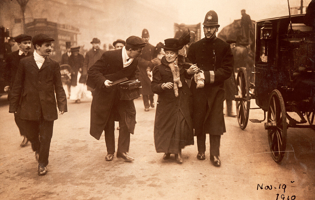 Suffragette being arrested, 19th November 1910