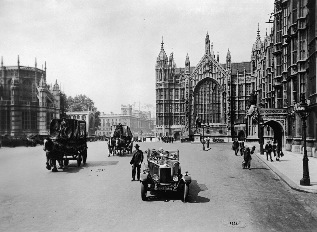 Old Palace Yard leading towards Whitehall, London, c1920s