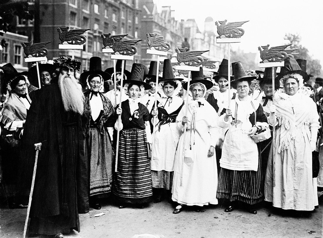 Welsh suffragettes in traditional costume, 1911