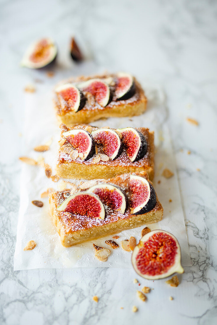 Frangipane tart with figs (Italian fig cake)