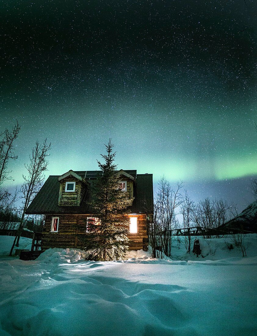 Alaskan cabin and the Aurora Borealis
