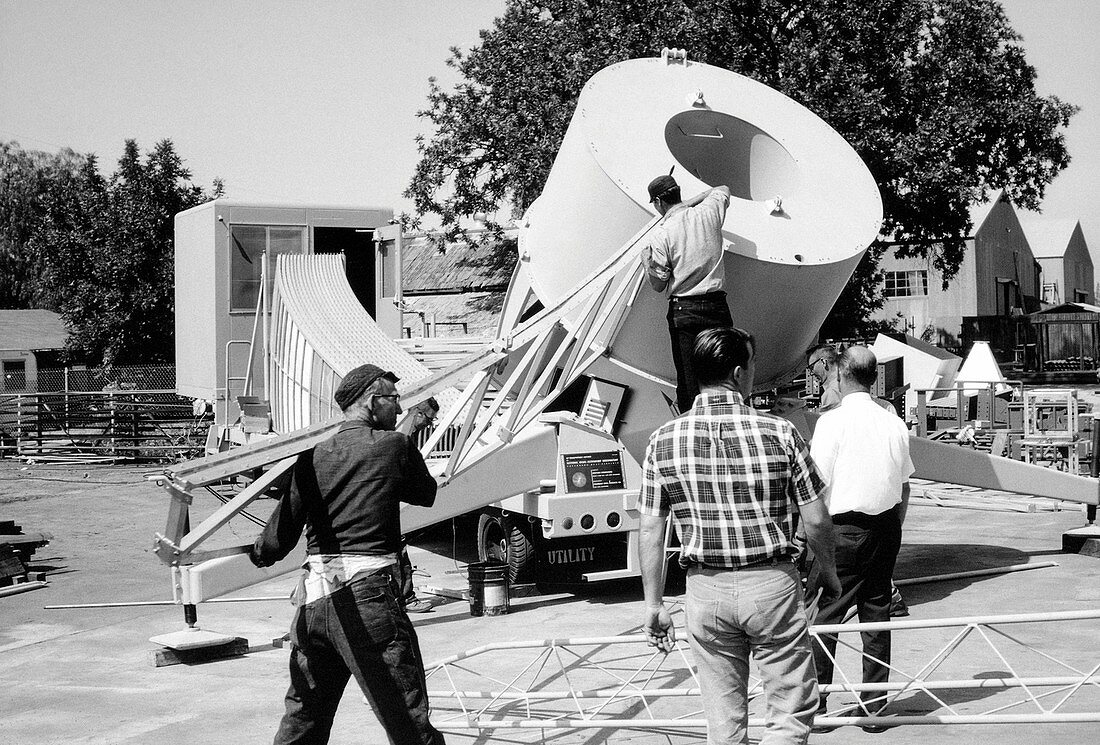 Disassembling a radio telescope, 1960s