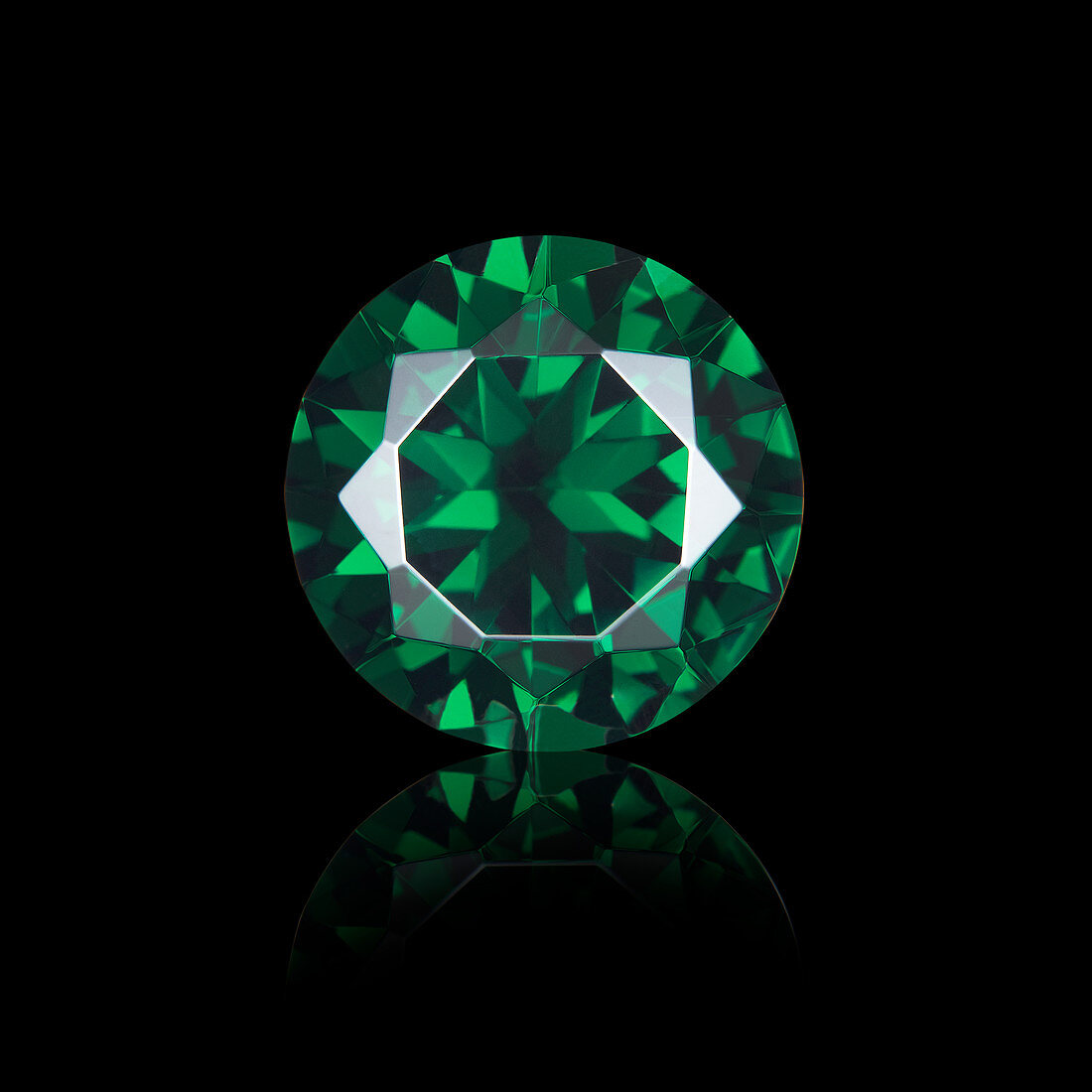 Round cut emerald