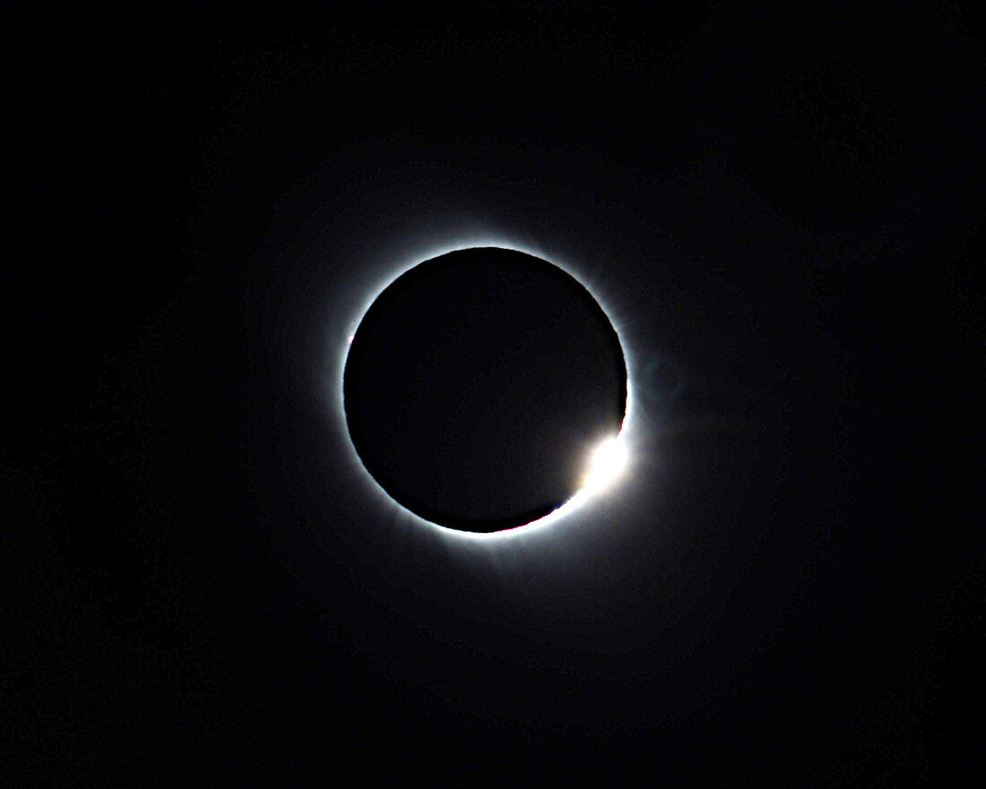 Total solar eclipse, diamond ring effect