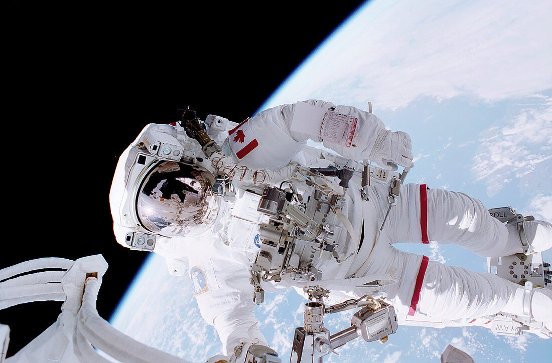 ISS space walk,2001