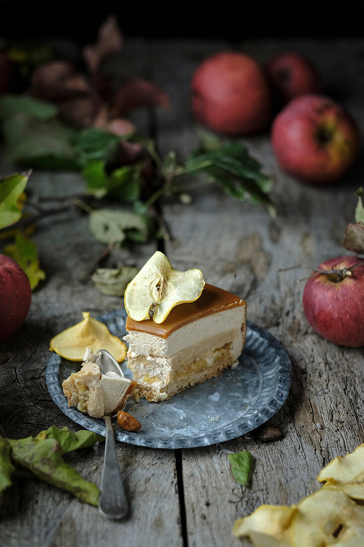 Caramel apple tart