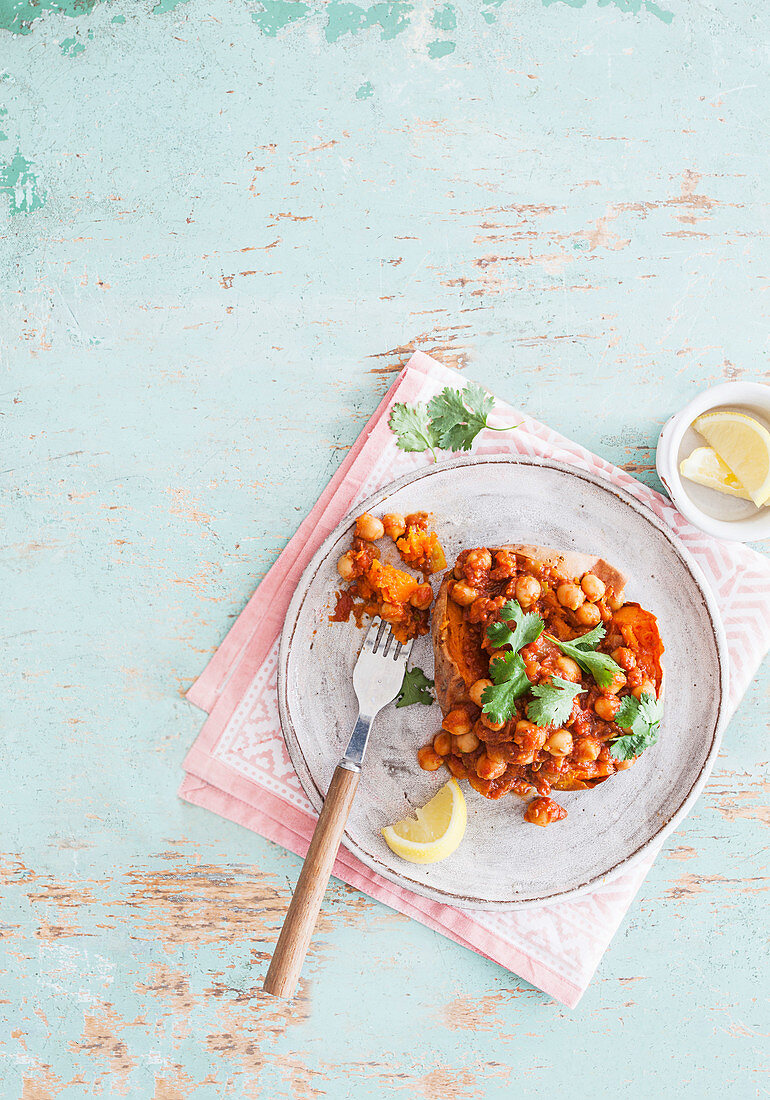 Vegan chickpea curry jacket potatoes