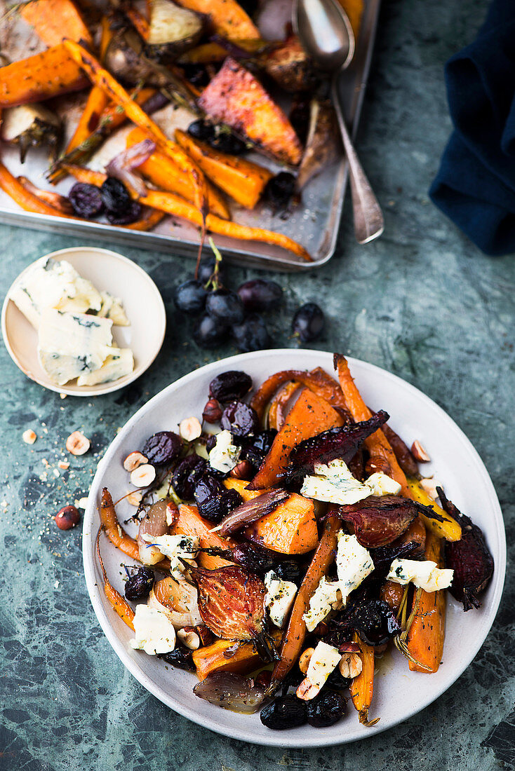 Braised vegetables with blue cheese