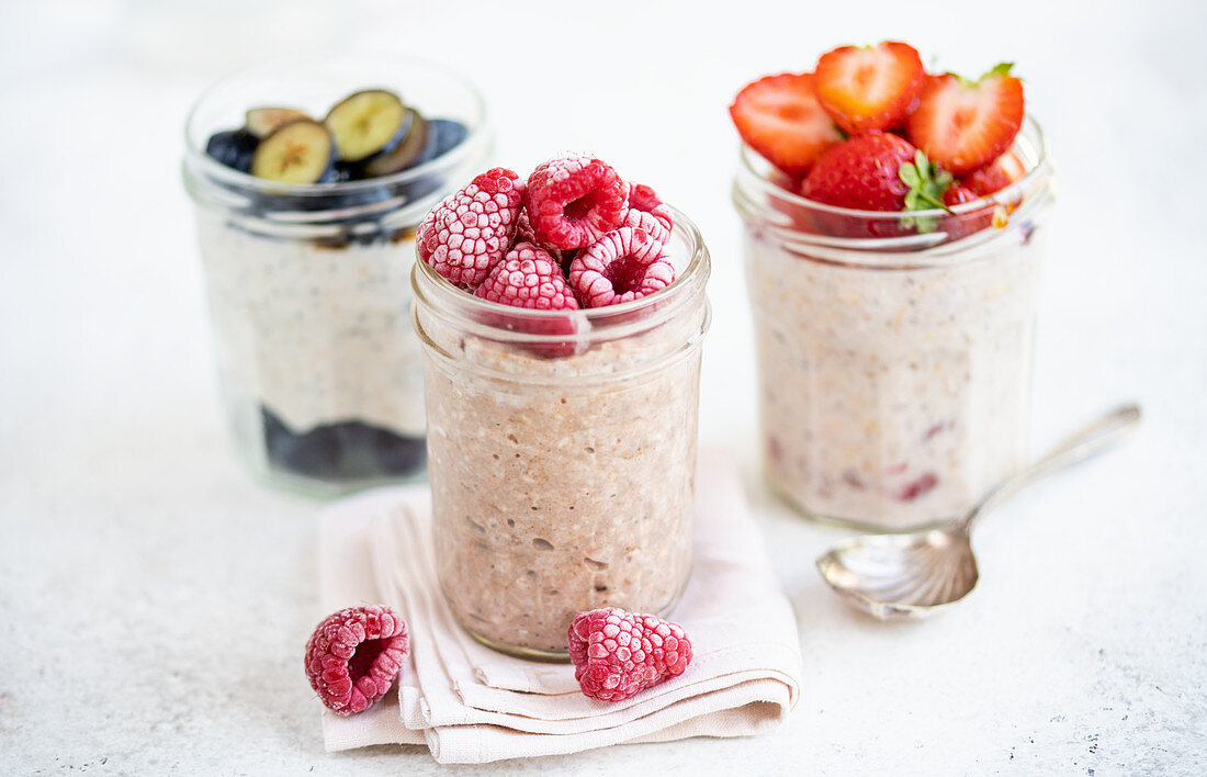 Overnight oats with fresh fruits