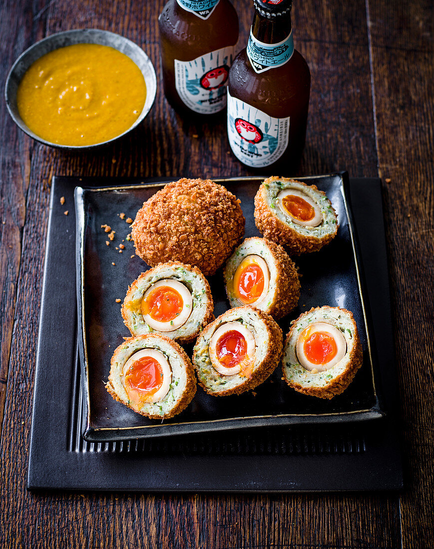 Scotch Eggs mit Hähnchen-Katsu