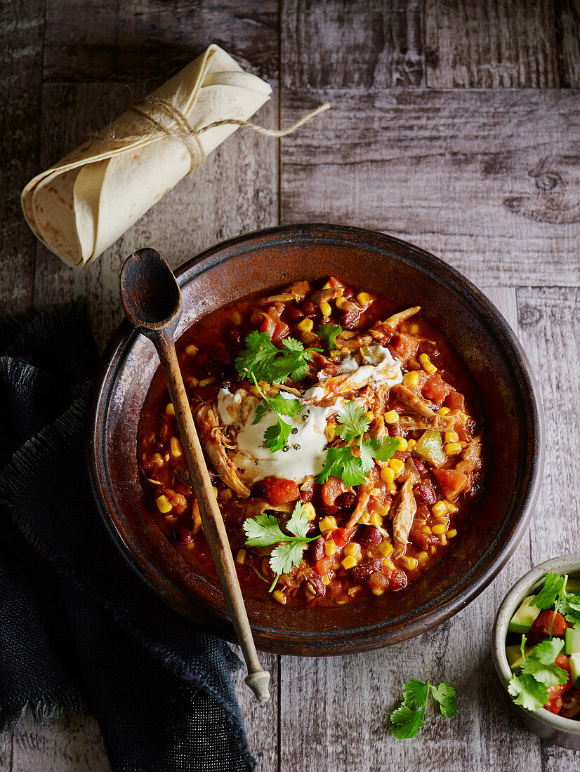 Shredded Mexican Chicken and Beans (Slow cooking)