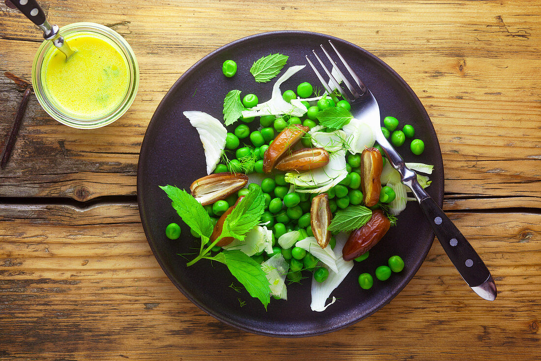 Erbsensalat mit Fenchel und Datteln