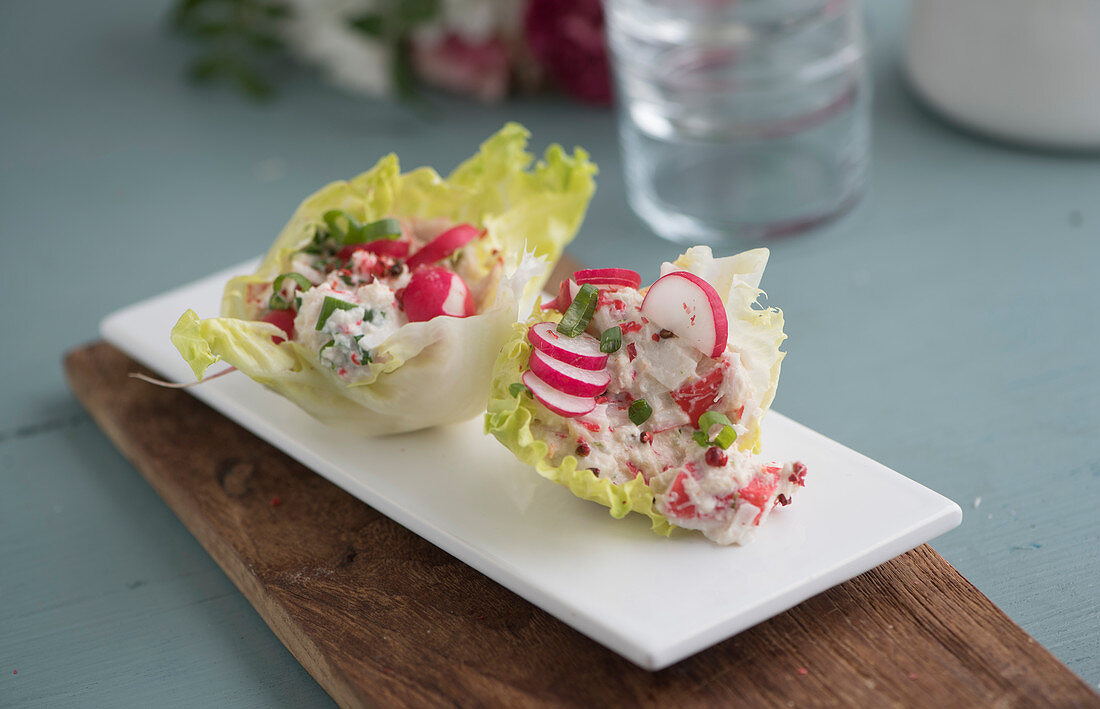 Salat-Wraps mit Krabbensalat