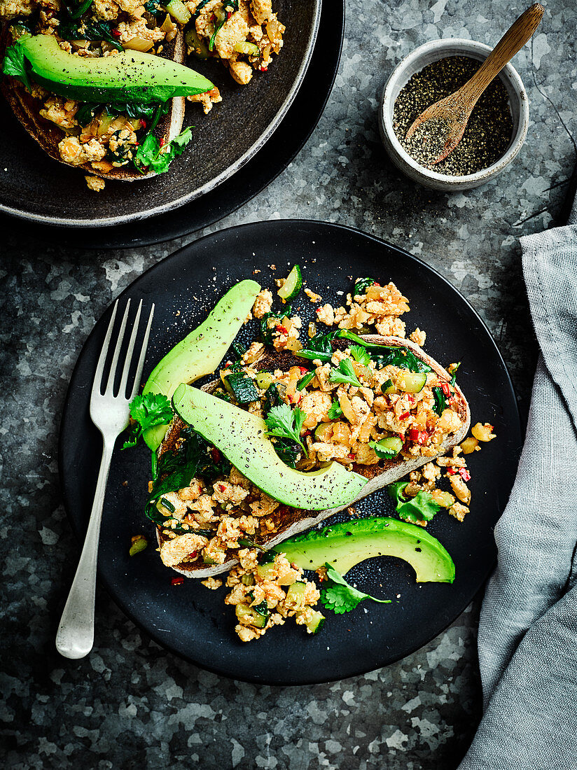 Californian tofu scramble