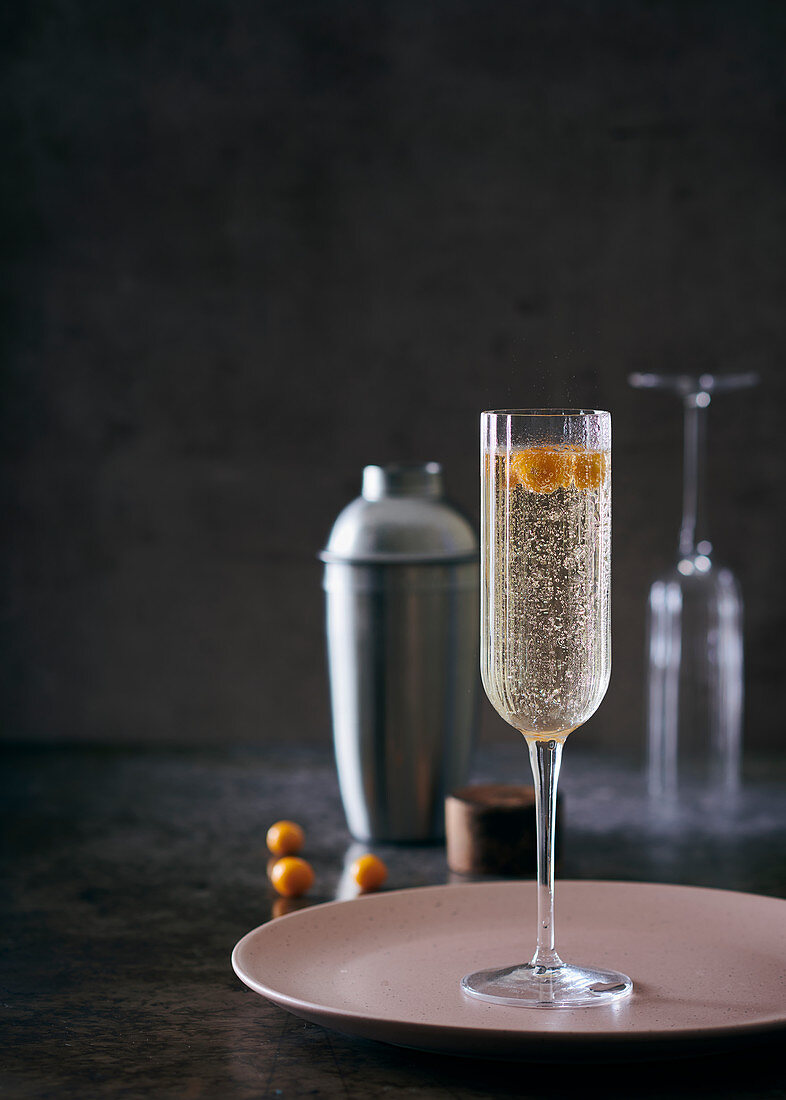 Elderflower and sparkling wine cocktail