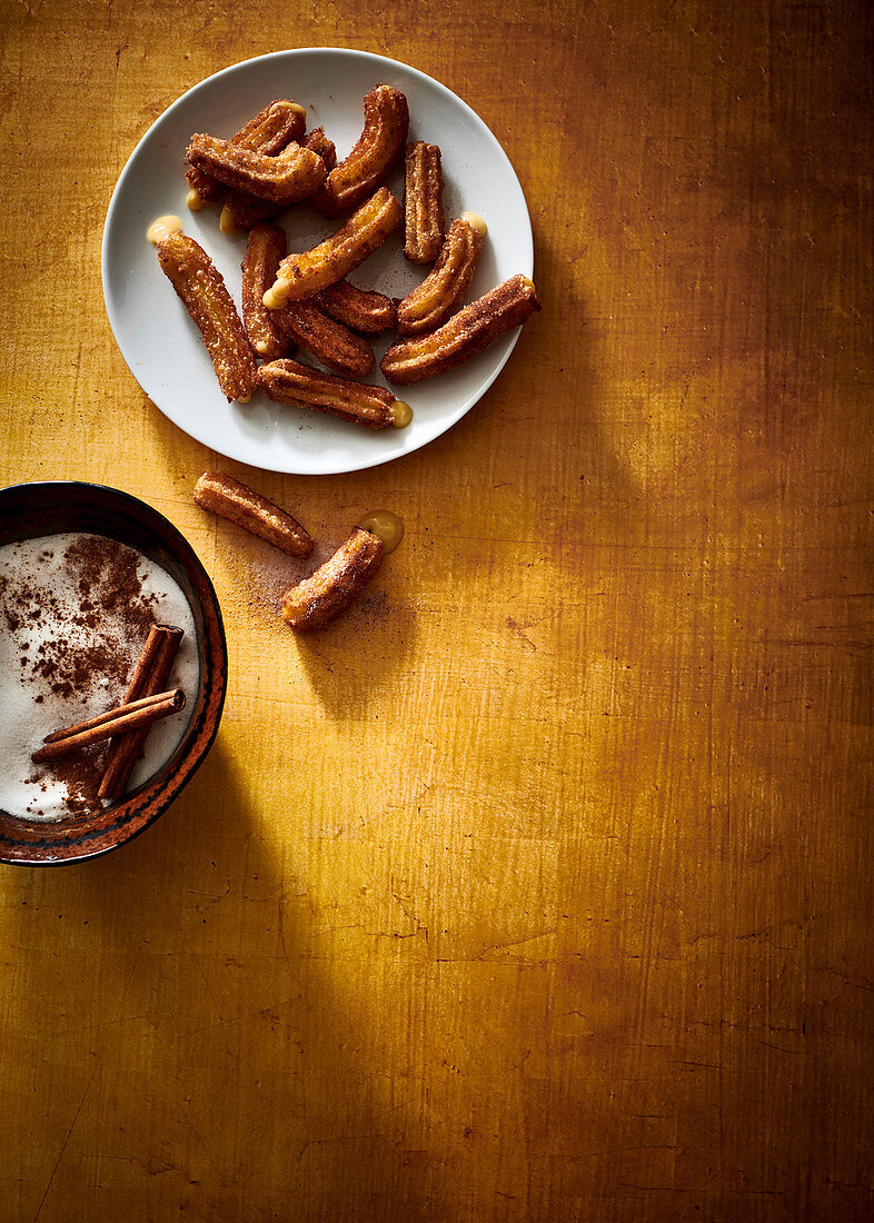 Gefüllte Churros mit Honigcreme