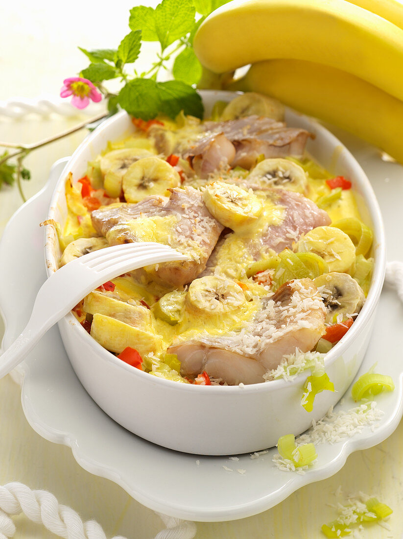 Leek and fish casserole with bananas