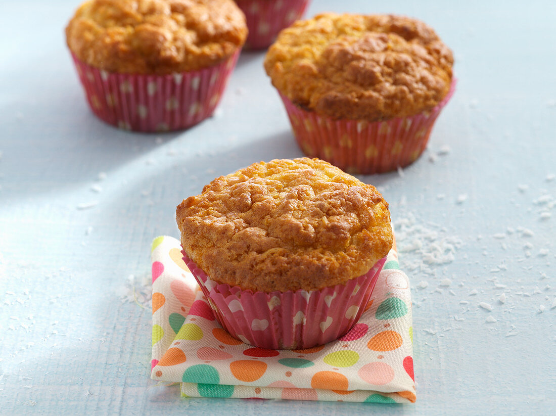 Muffins with grated coconut