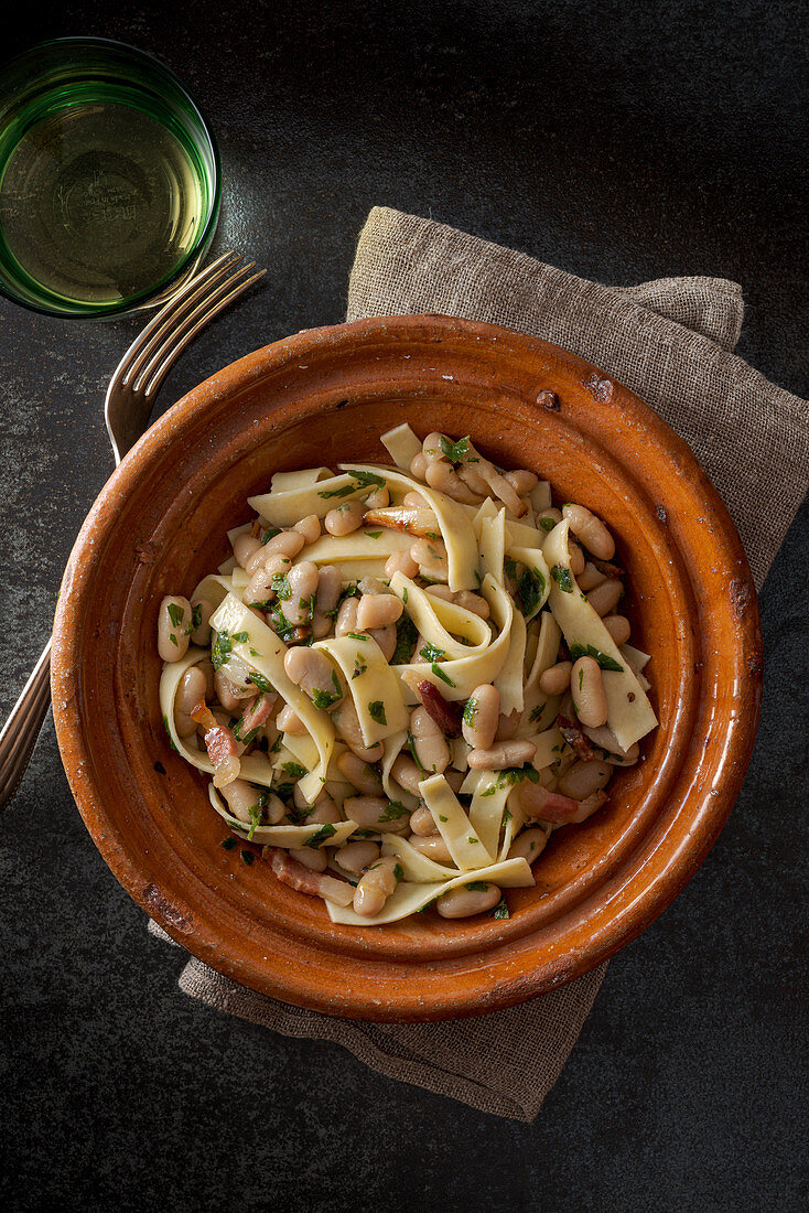 Pappafuocchie (Nudeln mit Atina-Cannellini, Italien)