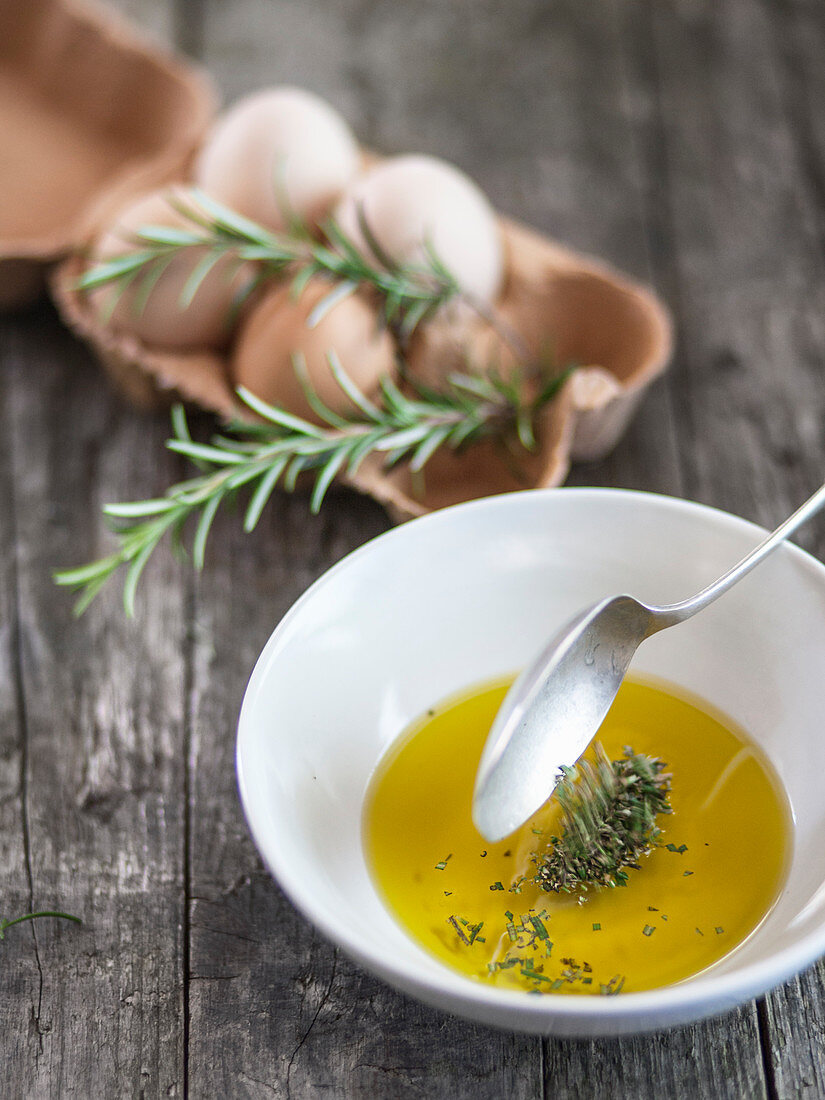 Olivenöl und Rosmarin