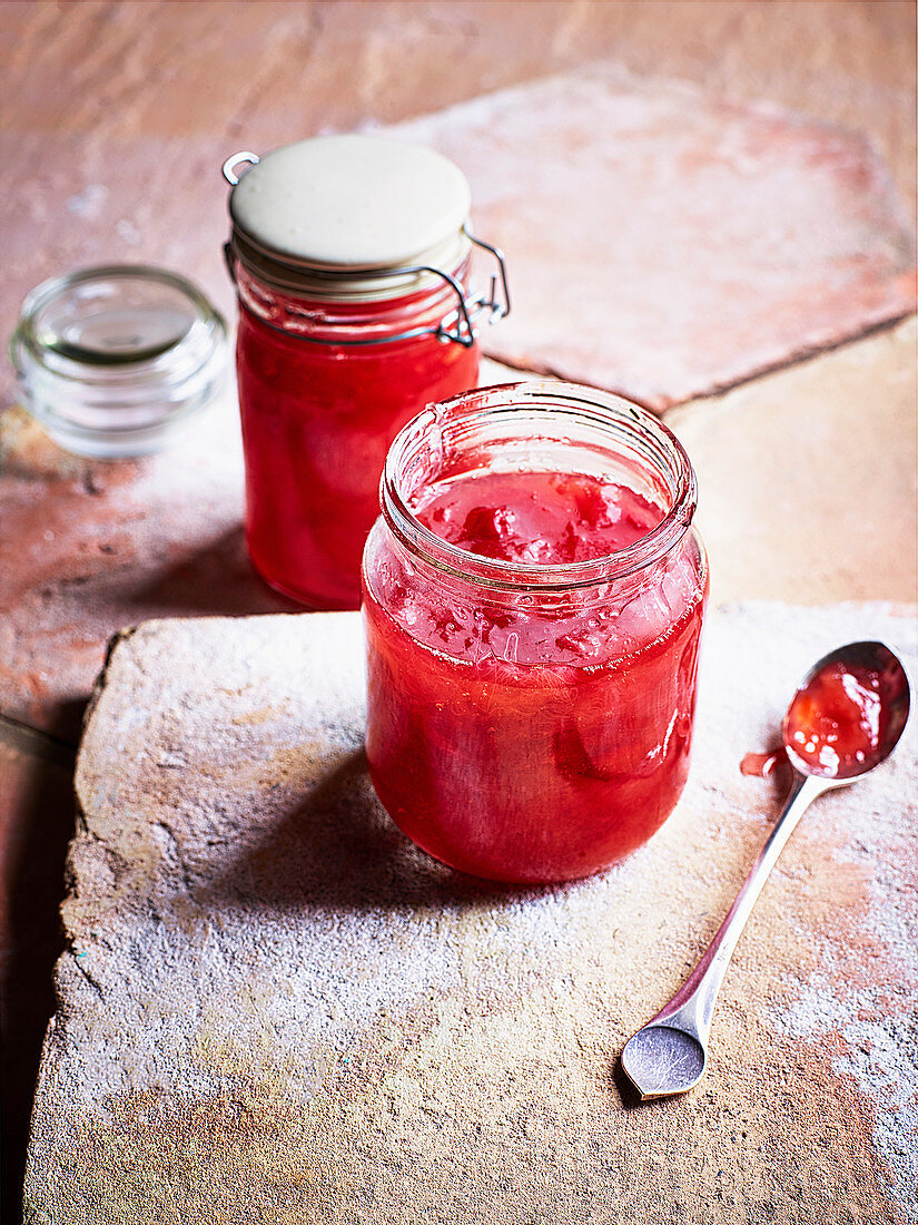 Rhabarber-Chili-Marmelade mit Ingwer