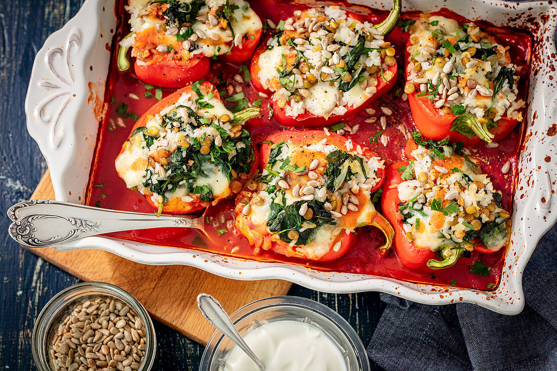 Peppers stuffed with rice, spinach, lentils and mozzarella