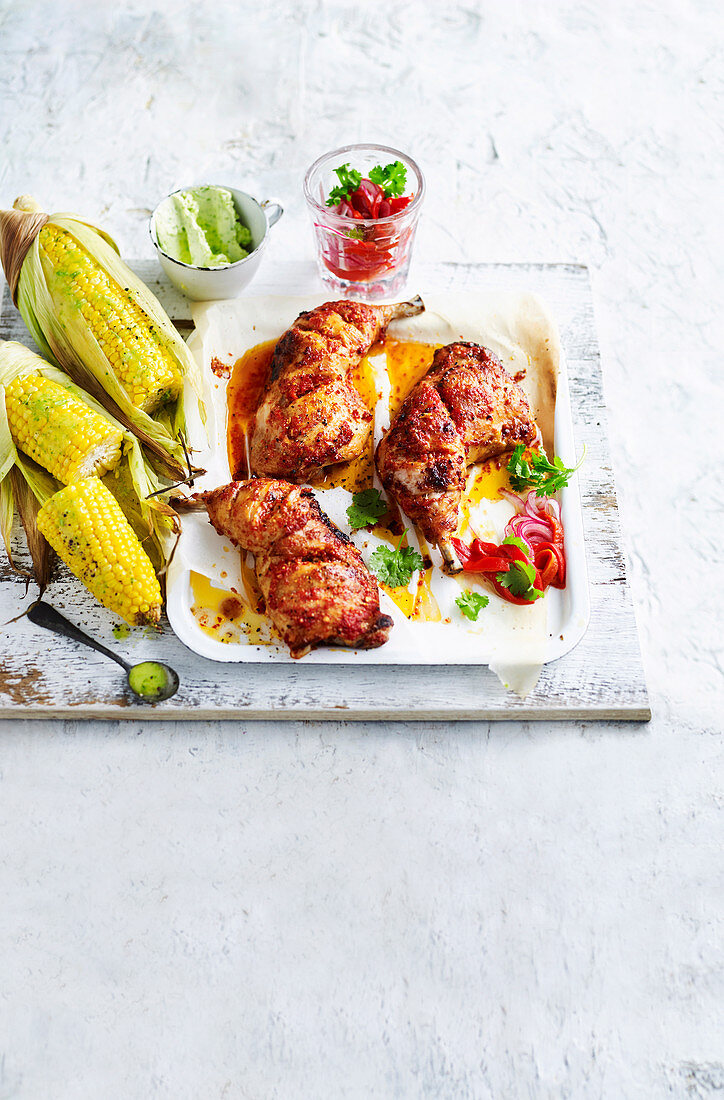 Brathähnchen mit Mais und Piquillo-Salsa