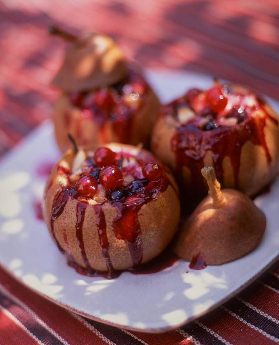 Stuffed oven cooked pears