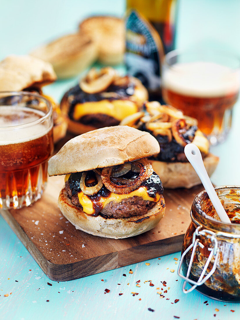 Slider burger with cheddar and onions