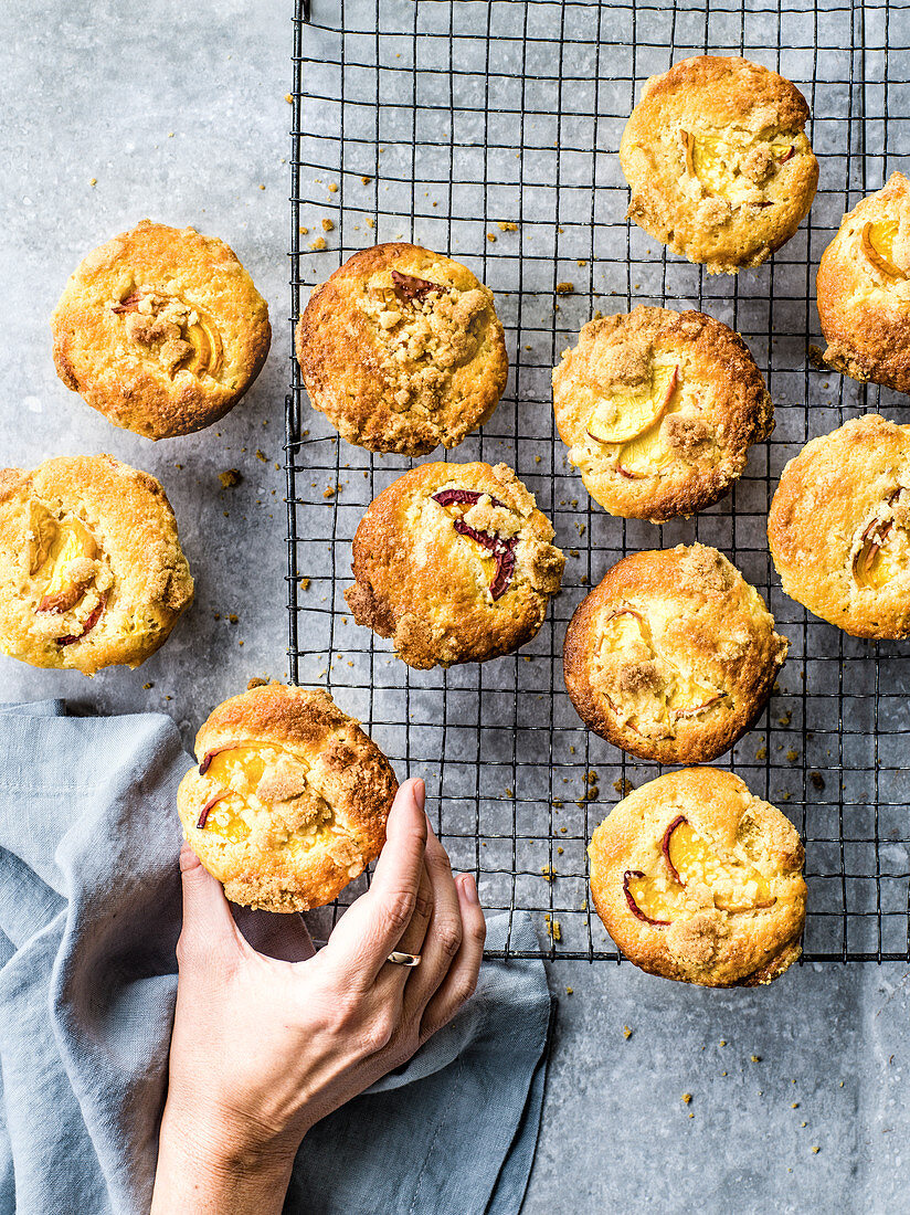 Vegane Pfirsich-Cobbler-Muffins