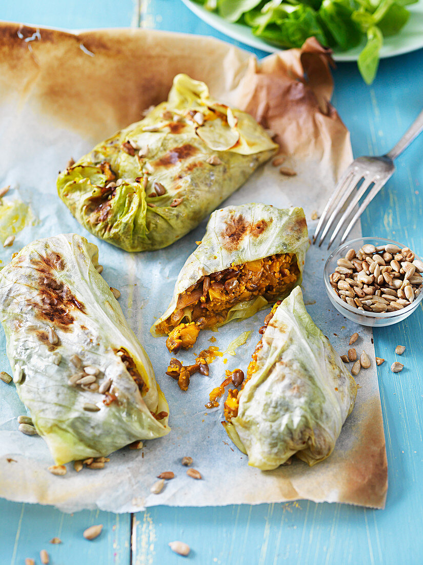 Cabbage rolls with girolles