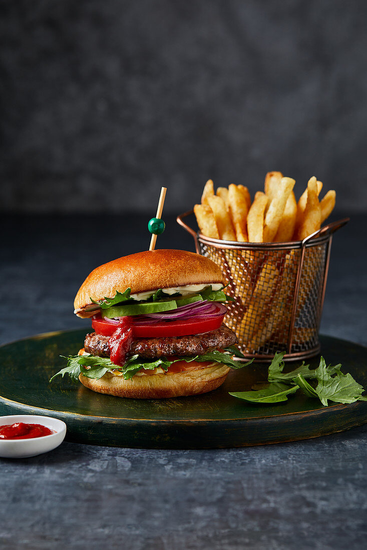 Beef burger with chips