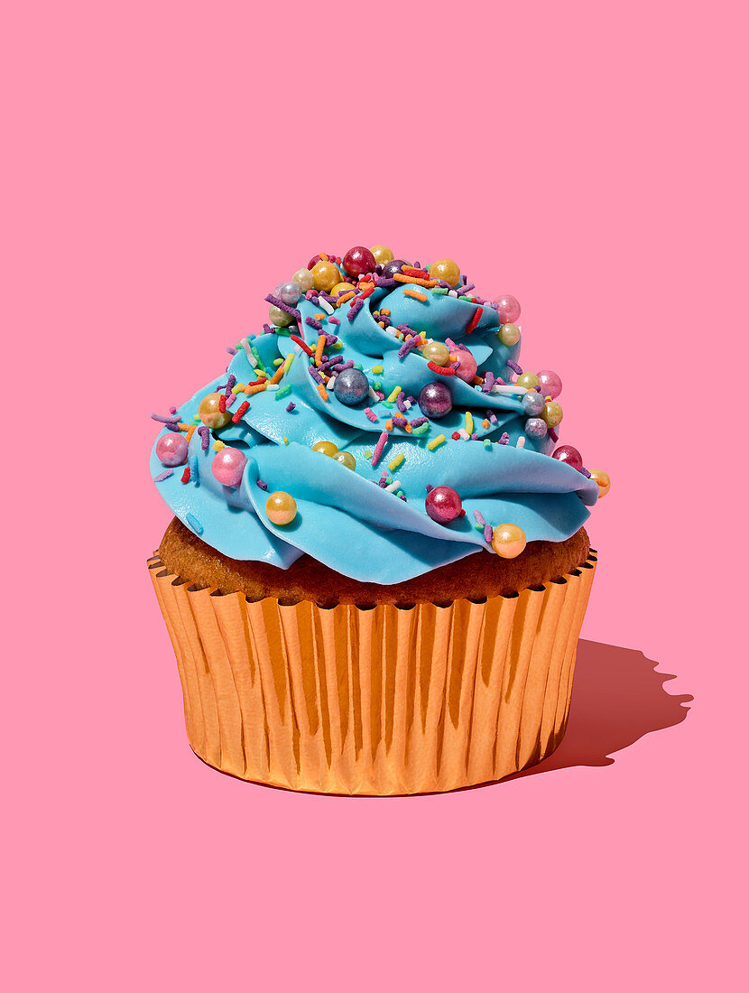 Cupcake withblue curacao frosting